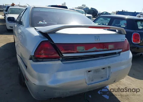 2002 Honda Accord 3.0 Ex z USA, uszkodzony, nr VIN 1HGCG22562A038957